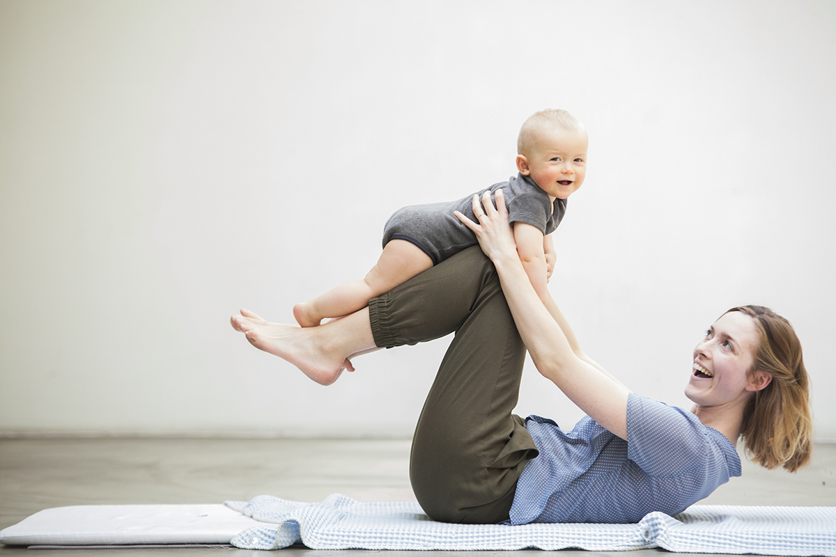 Baby Yoga Oefeningen Voor Een Happy Baby Yoga Online