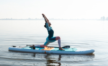 Speelse SUP yoga voor focus en balans