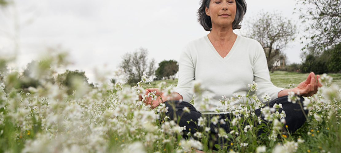 Soepel door de overgang: gratis les Hormoonyoga